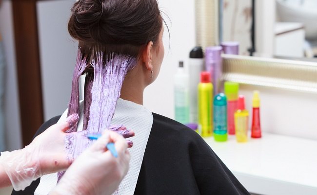 cara mewarnai rambut di rumah